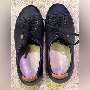 Ecco’s Black sneaker